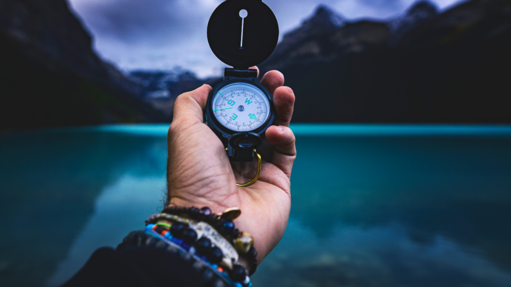 Ubezpieczenie grupowe a indywidualne - Twój osobisty kompas